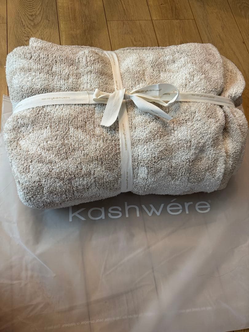 kashwére カシウエア ダマスク柄 クリーム色 ブランケット