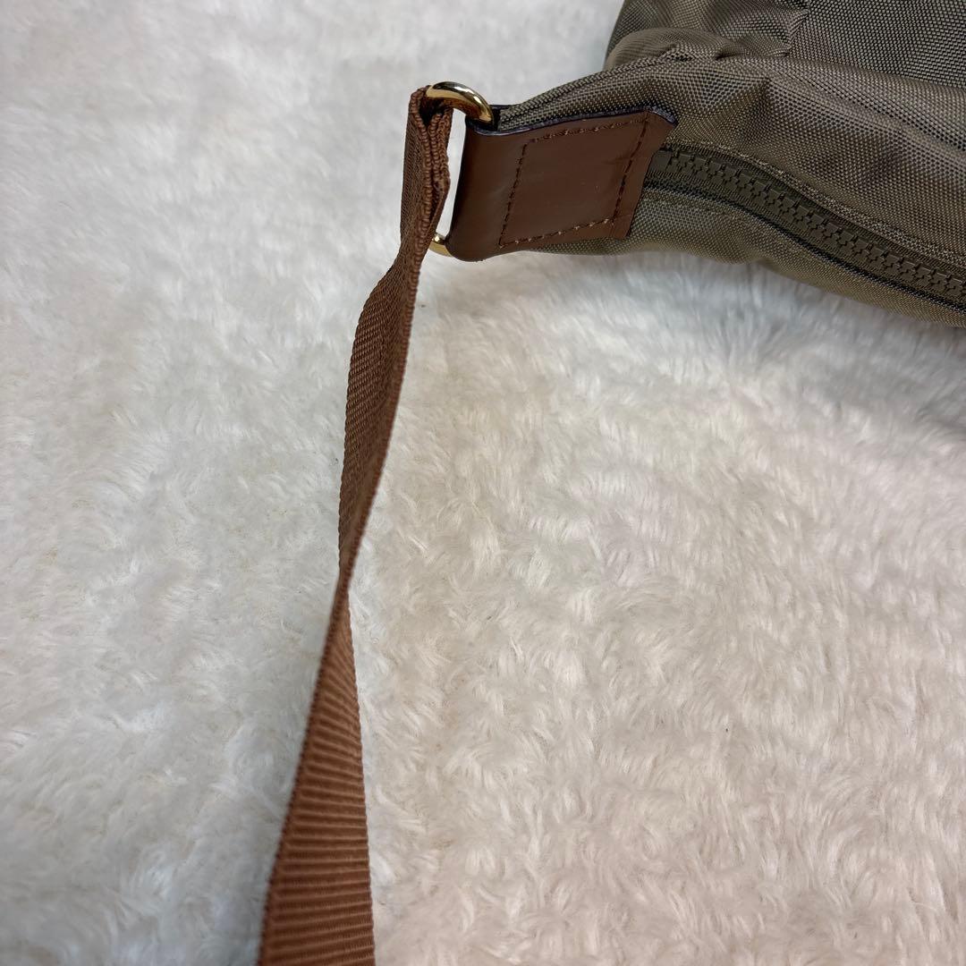 美品　ブルーレーベルクレストブリッジ ショルダーバッグ リボン チェック