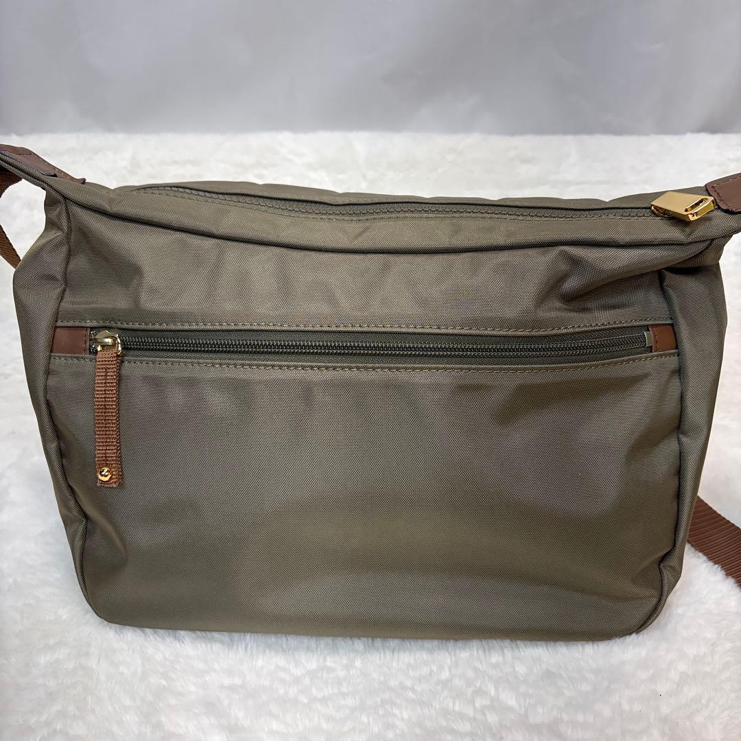 美品　ブルーレーベルクレストブリッジ ショルダーバッグ リボン チェック