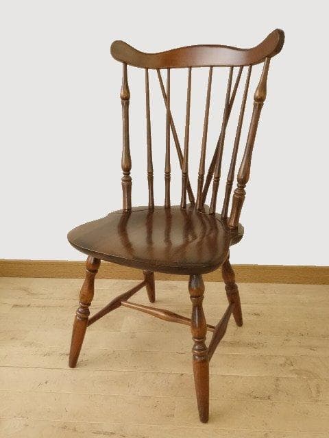 飛騨産業　キツツキ　スピンドルチェアーB　イス　椅子　 木製　再塗装済ＵＳＥＤ