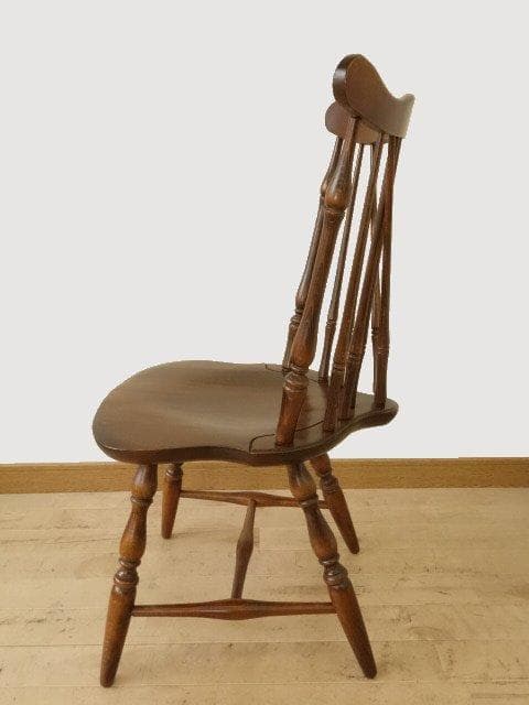 飛騨産業　キツツキ　スピンドルチェアーB　イス　椅子　 木製　再塗装済ＵＳＥＤ