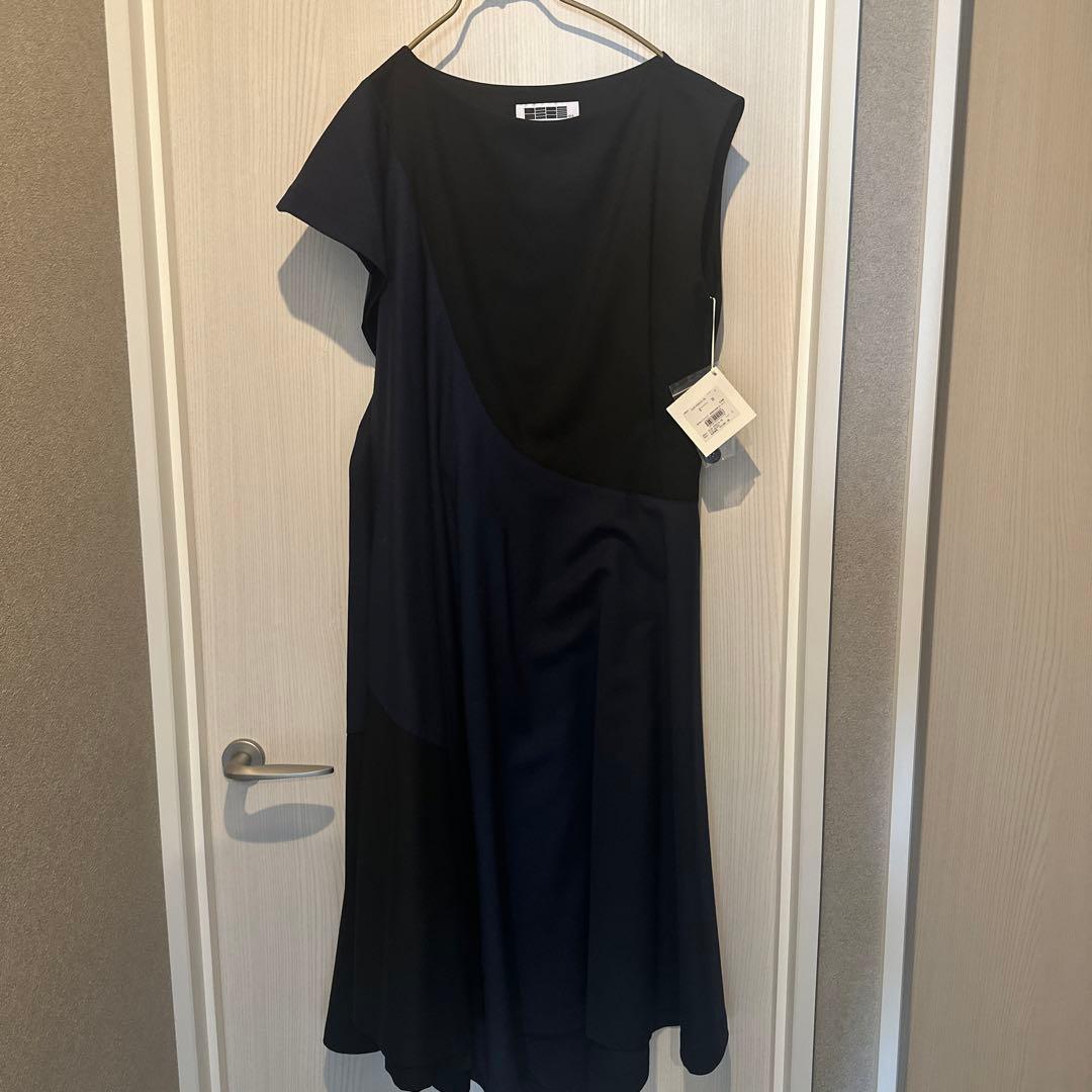 イッセイミヤケ　ワンピース　ネイビー✖️ブラック　size 3