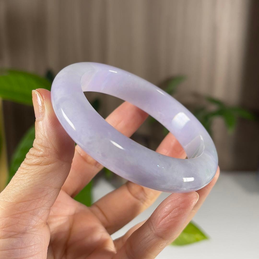 日本鑑別書付き・希少なラベンダーカラー54cmミャンマー産本翡翠バングル8241