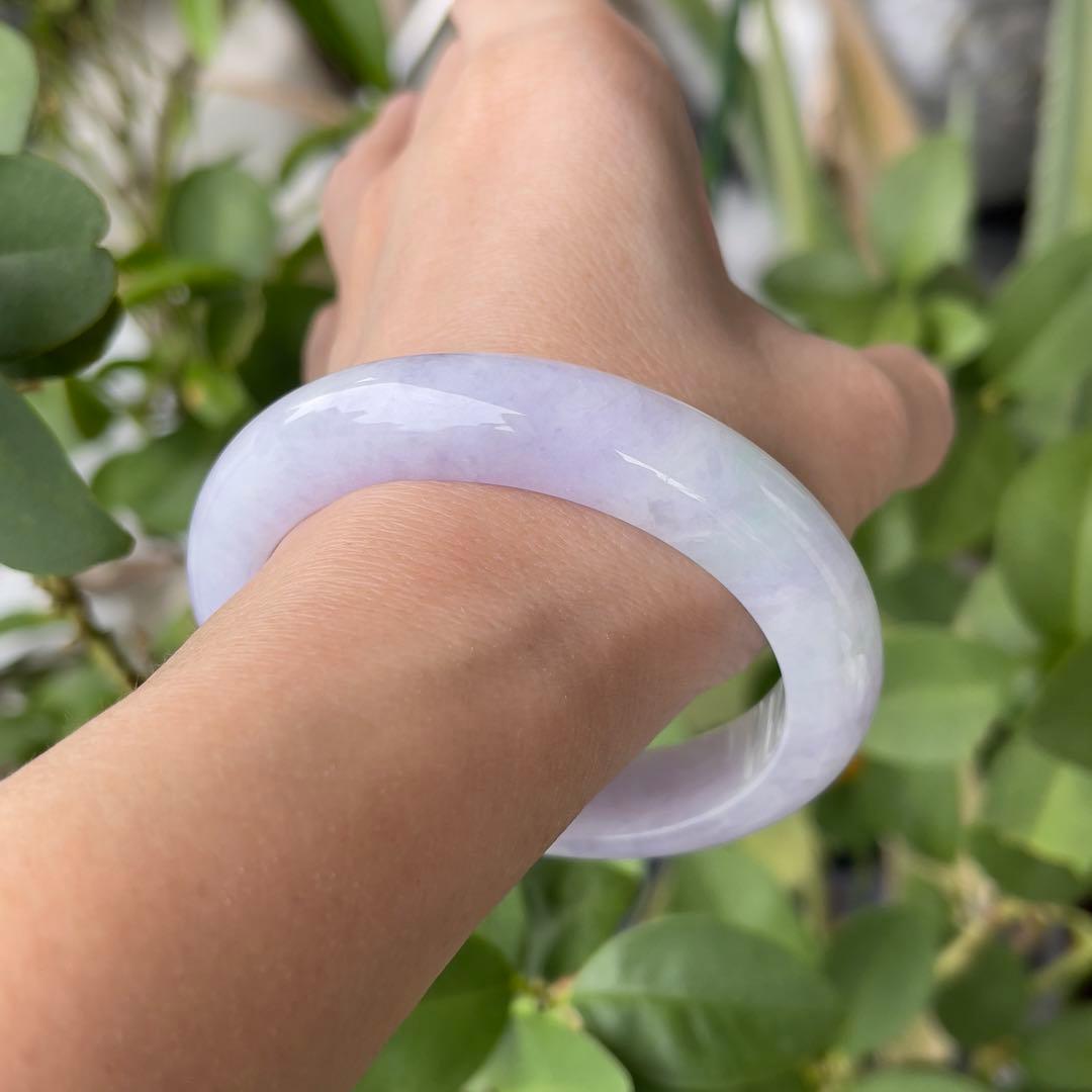 日本鑑別書付き・希少なラベンダーカラー54cmミャンマー産本翡翠バングル8241