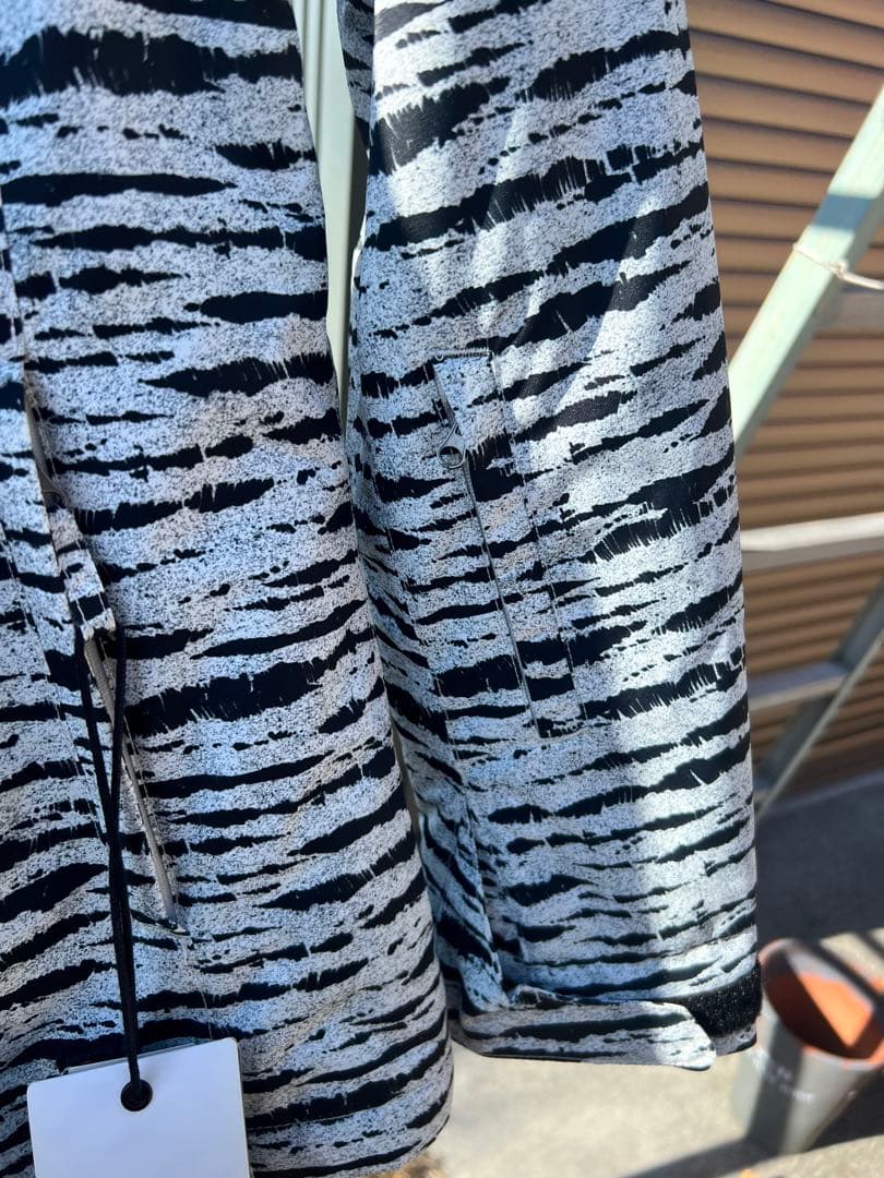 新品 ビラボン Sサイズ スノボ スキー ウェア（女性用）