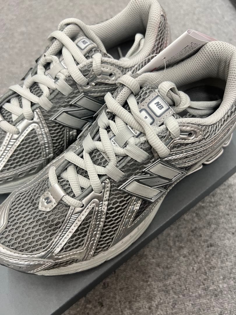 週末限定価格　New Balance M1906REH グレー ニューバランス