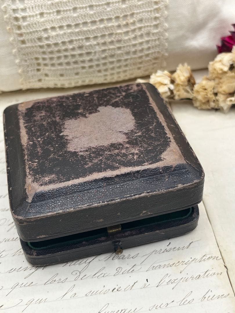 うさぎのななちゃん 英国アンティーク ルビーダイヤ 金 バングル オリジナ