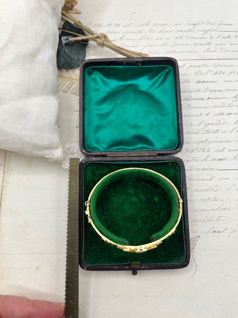 うさぎのななちゃん 英国アンティーク ルビーダイヤ 金 バングル オリジナ