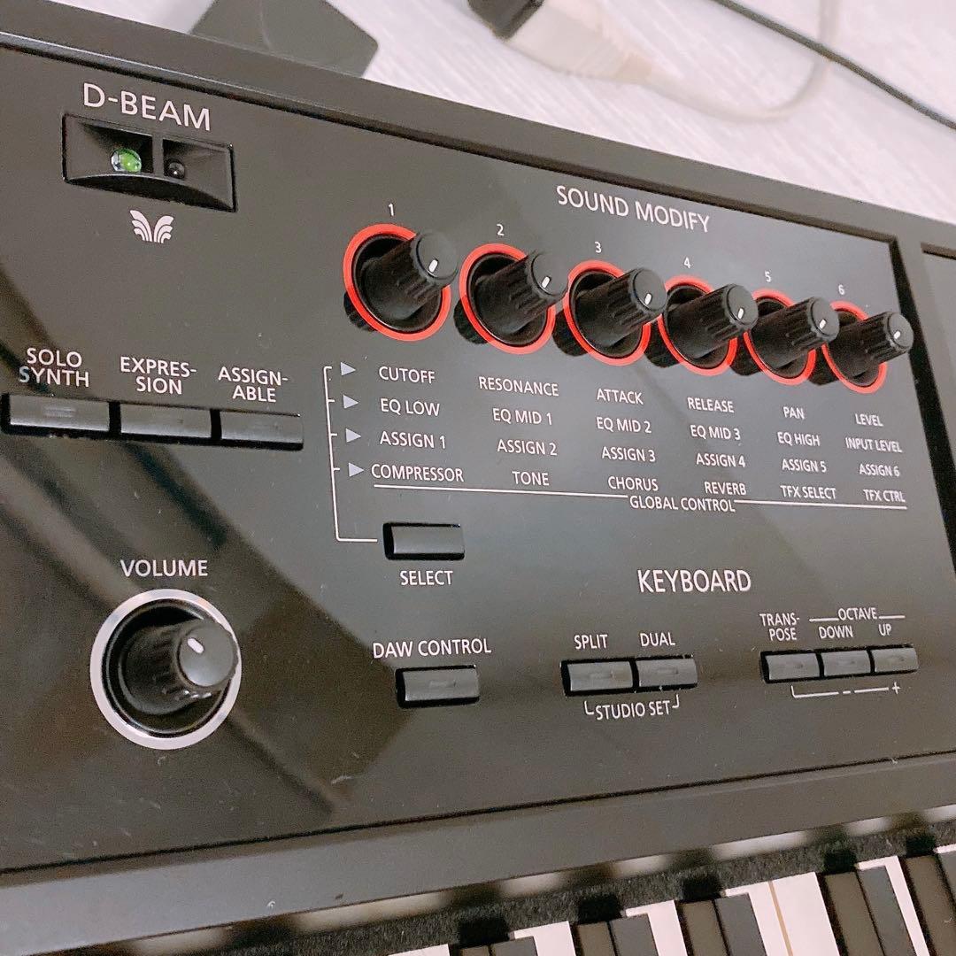 Roland FA-08 シンセサイザー