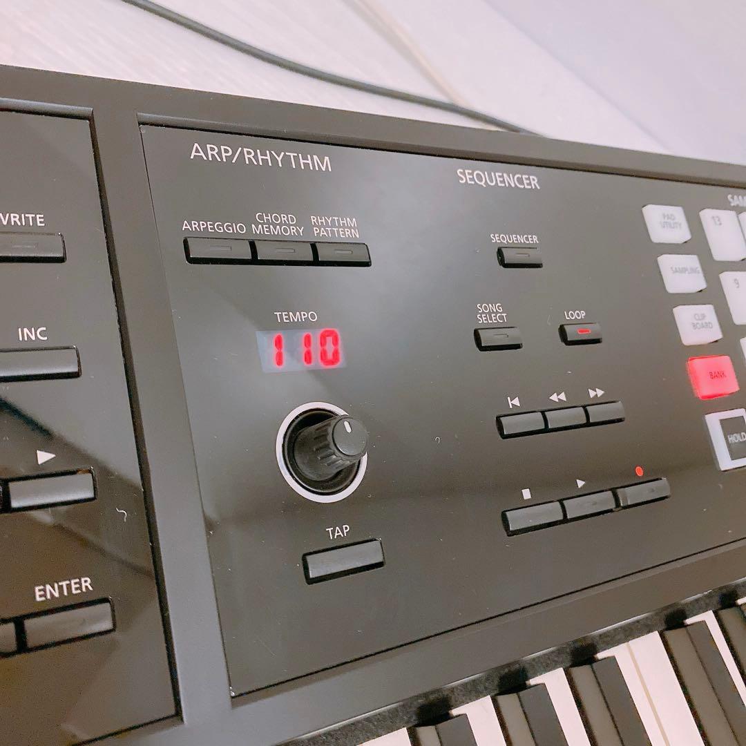 Roland FA-08 シンセサイザー