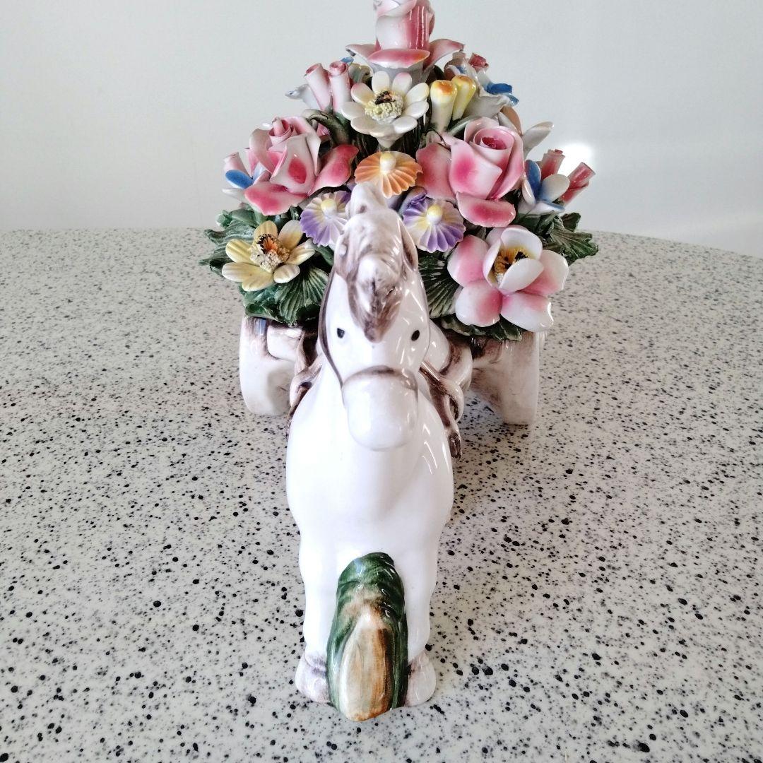 陶器製 馬と花の置物　馬車　アンティーク　輸入雑貨　白馬　陶花　イタリア製