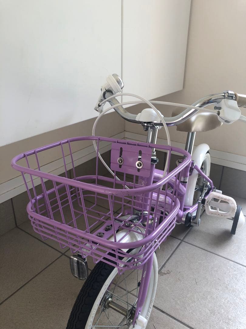 幼児用自転車 紫色 補助輪付き
