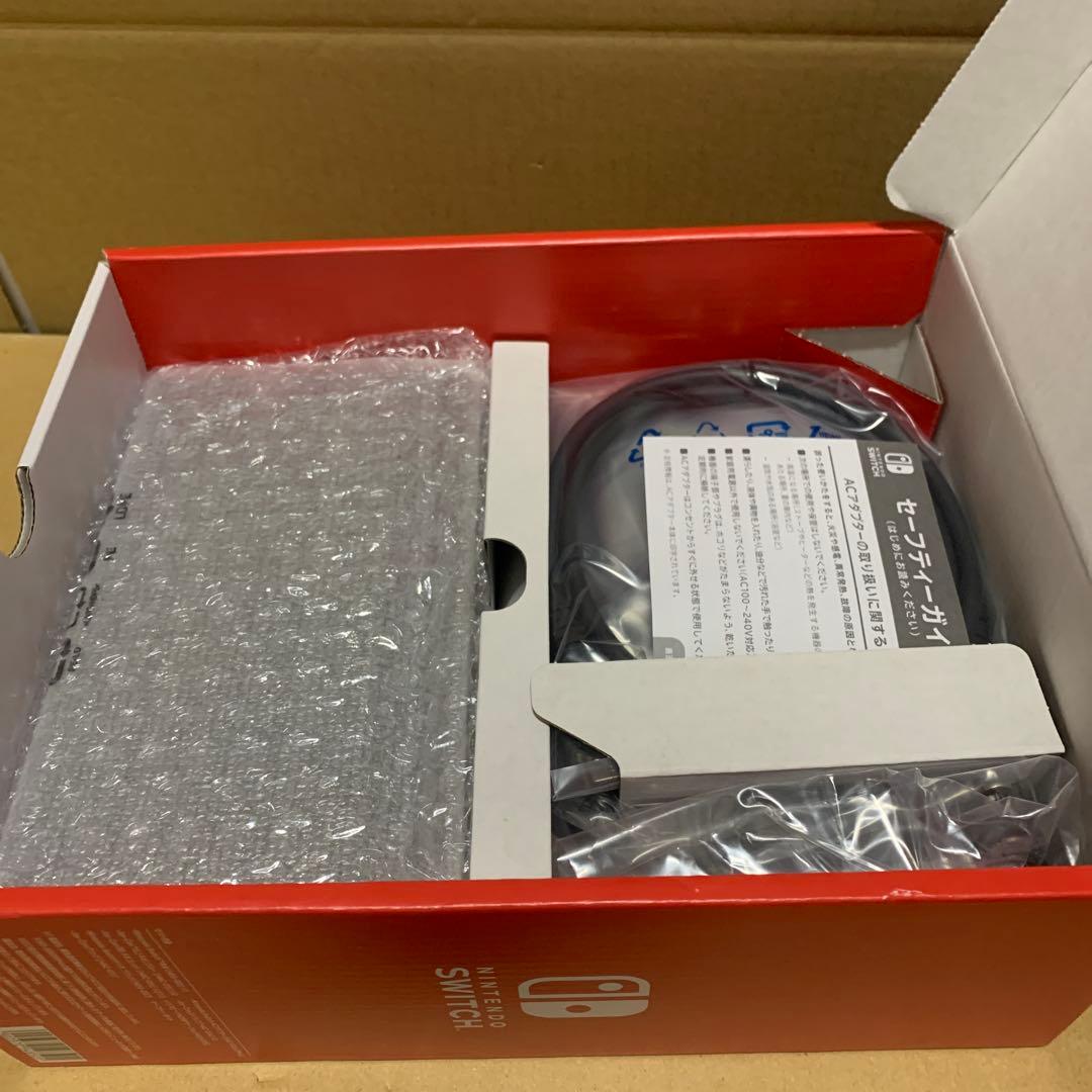 新品　Nintendo Switch(有機ELモデル)