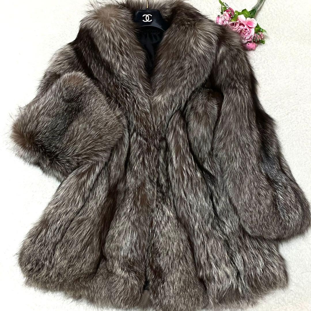 ボリューム◎SAGA FOX 金サガ シルバーフォックス 本毛皮 ファーコート