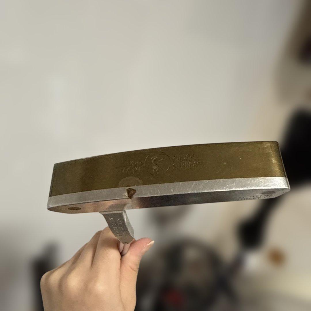 Cobra Limited Edition パター 32 MO 0