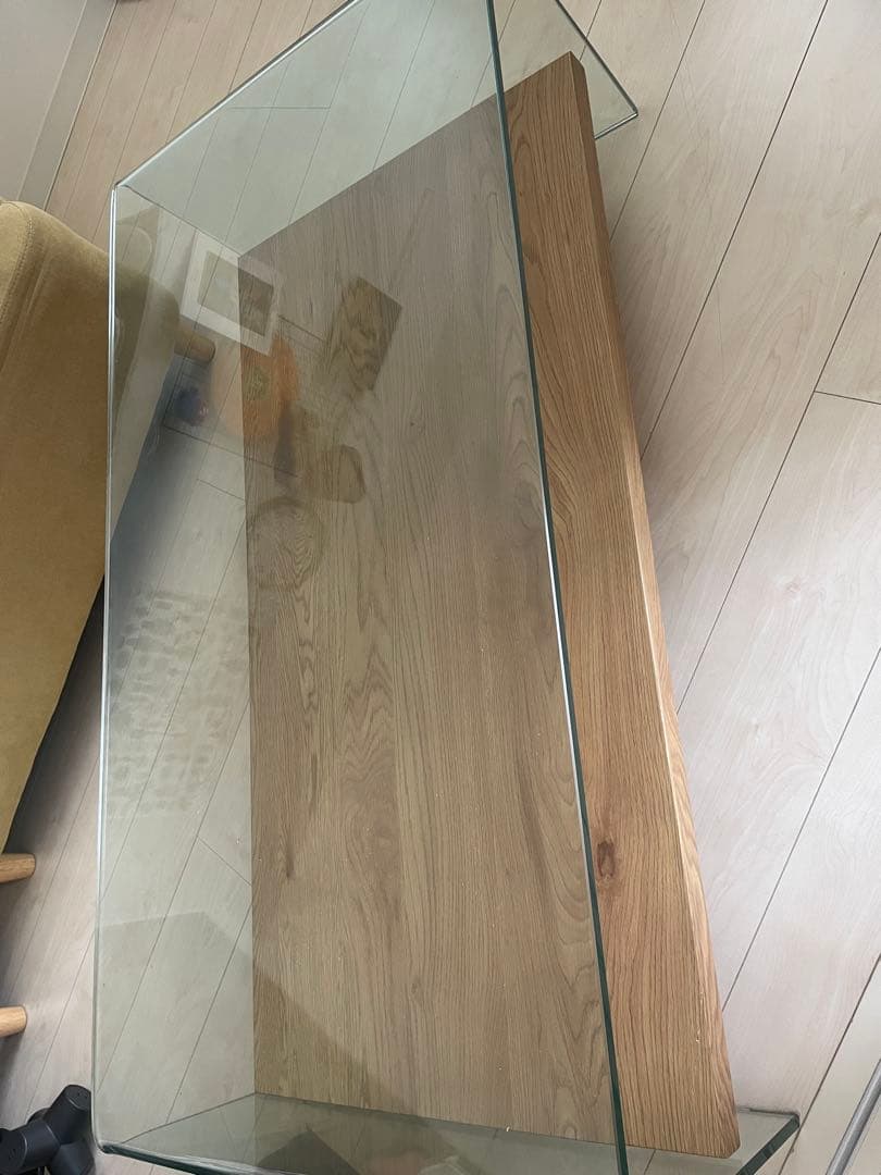 ①木製の長方形ガラステーブル