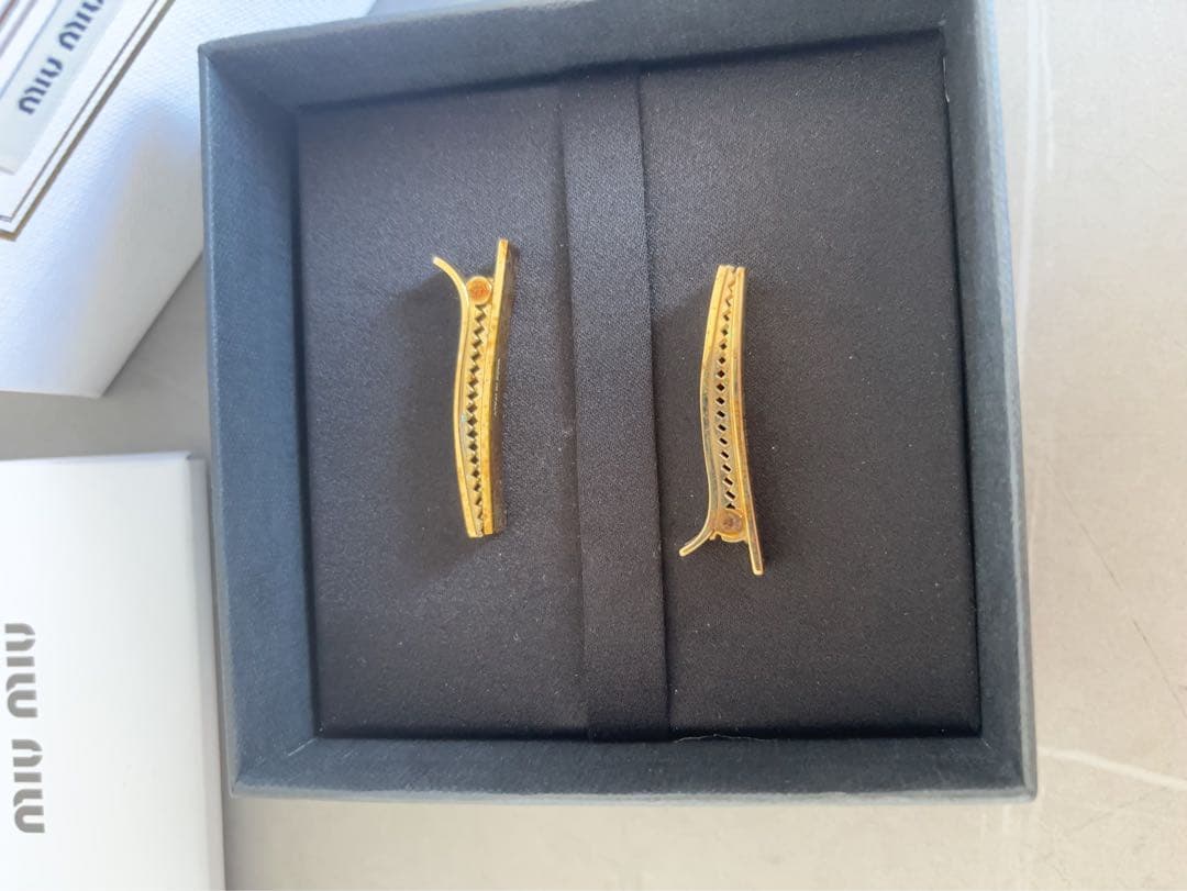 MIU MIU ヘアピン 2個セット　正規品&直営店
