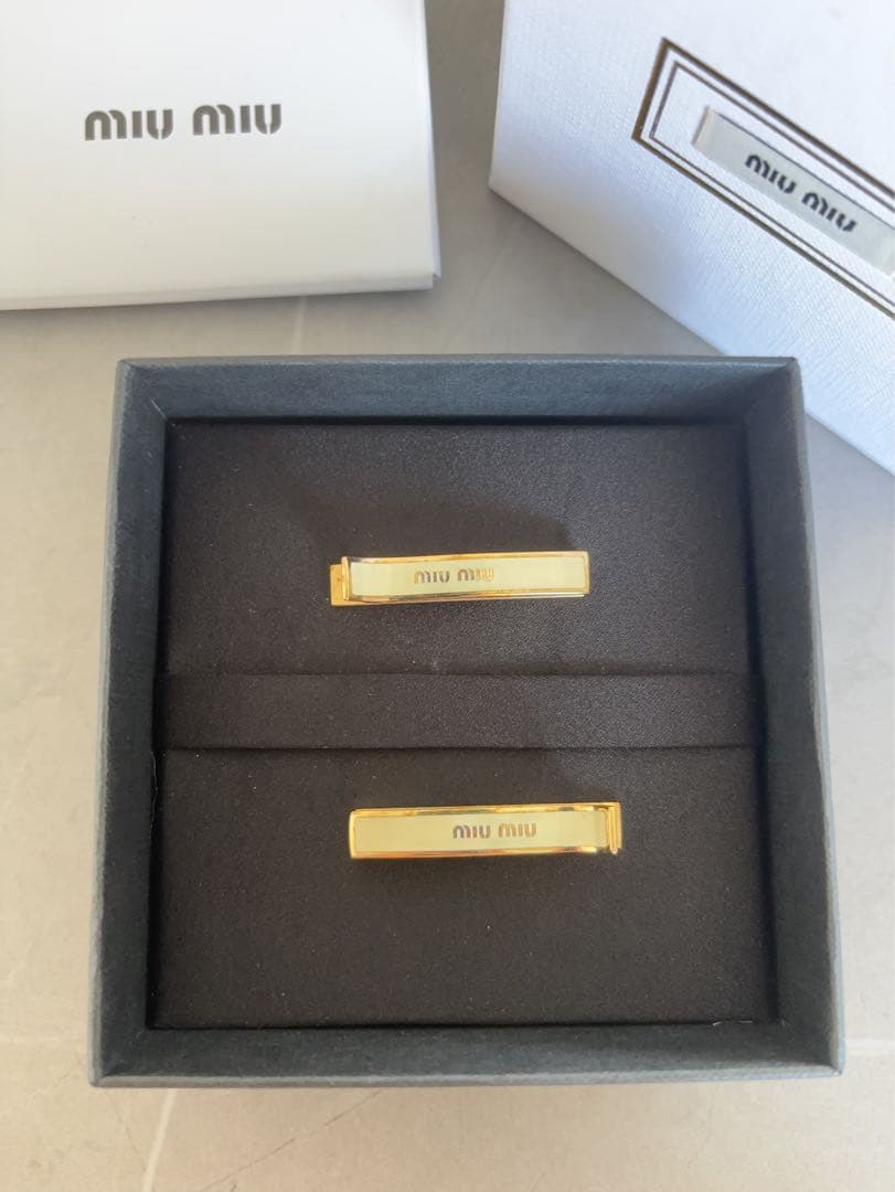 MIU MIU ヘアピン 2個セット　正規品&直営店