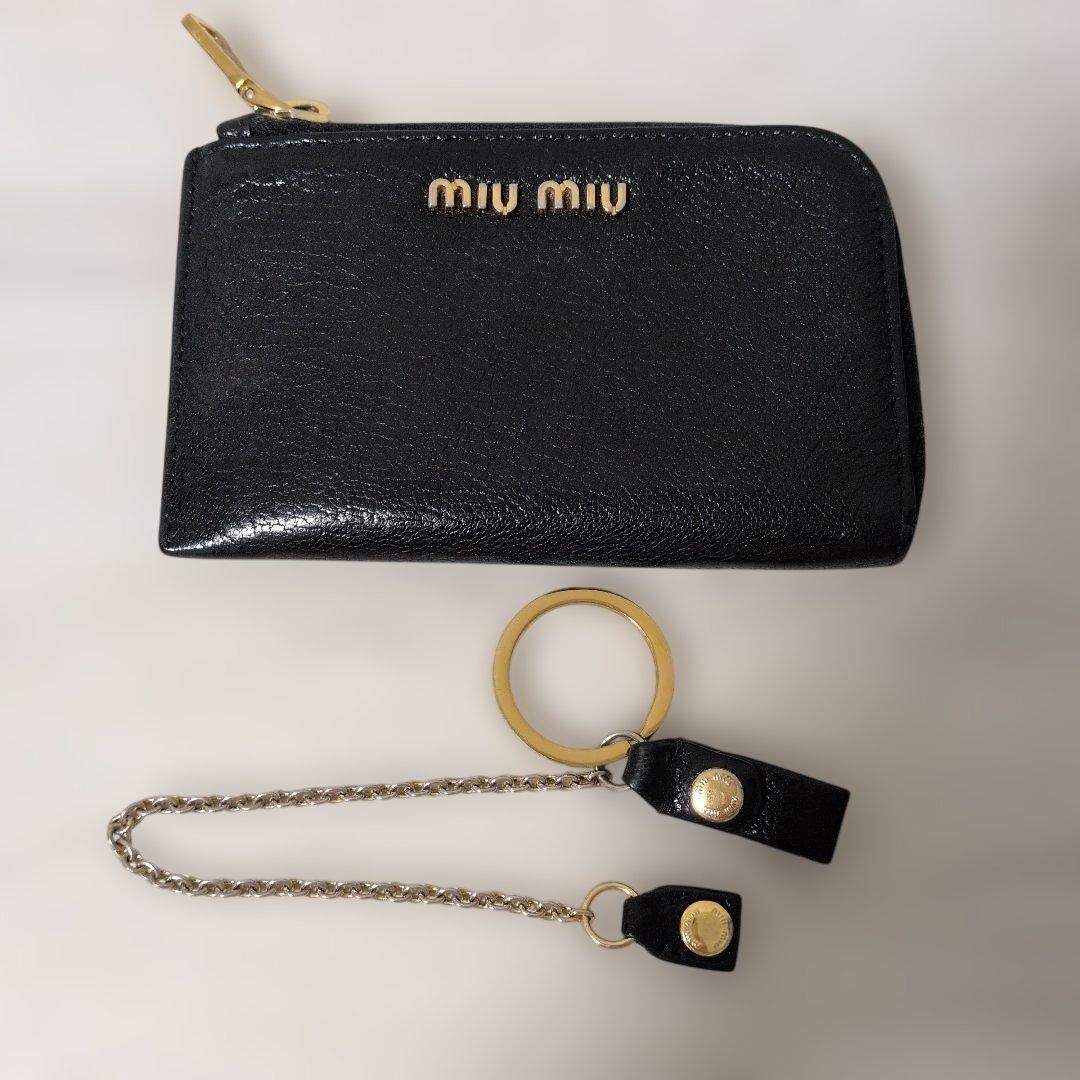 MIU MIU ブラックレザー キーケース　ミニ財布　ケース