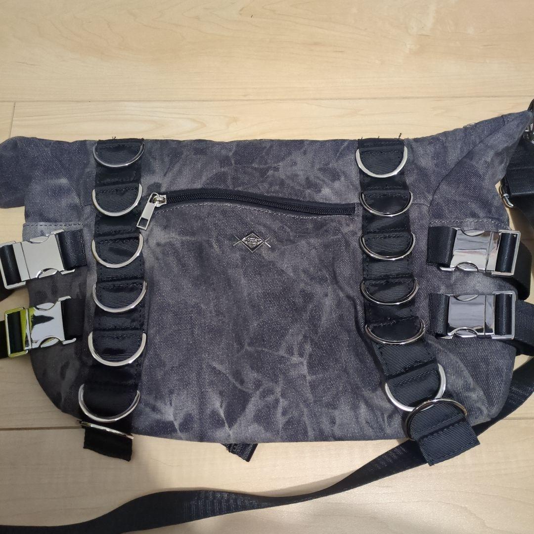 REFLEM リング付き ショルダーバッグ グレー タイダイ柄