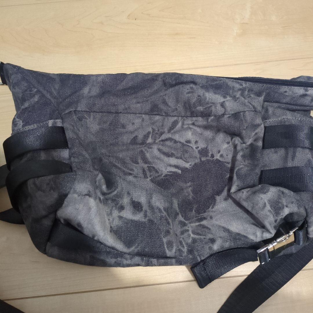 REFLEM リング付き ショルダーバッグ グレー タイダイ柄