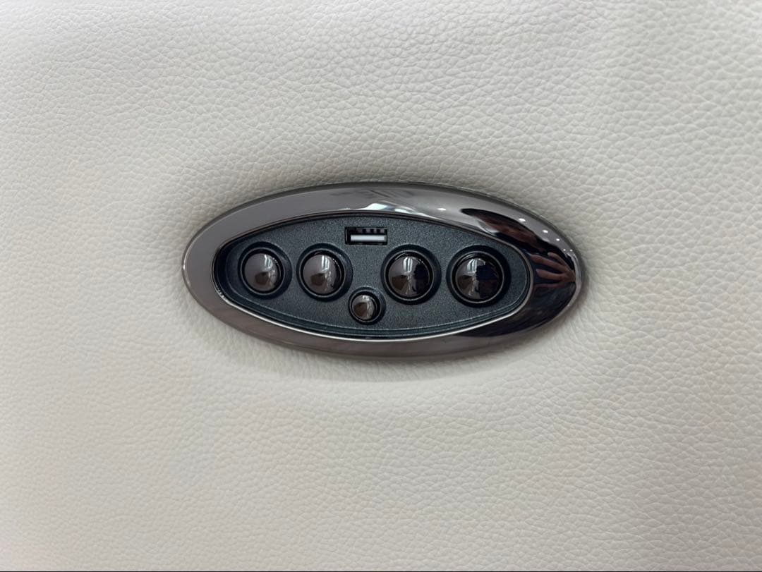 ニトリ／2人掛けワイド電動リクライニングソファUM01 IVBOX付き2モーター