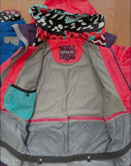 【美品】　スノーボードウェア　レディース上下セット