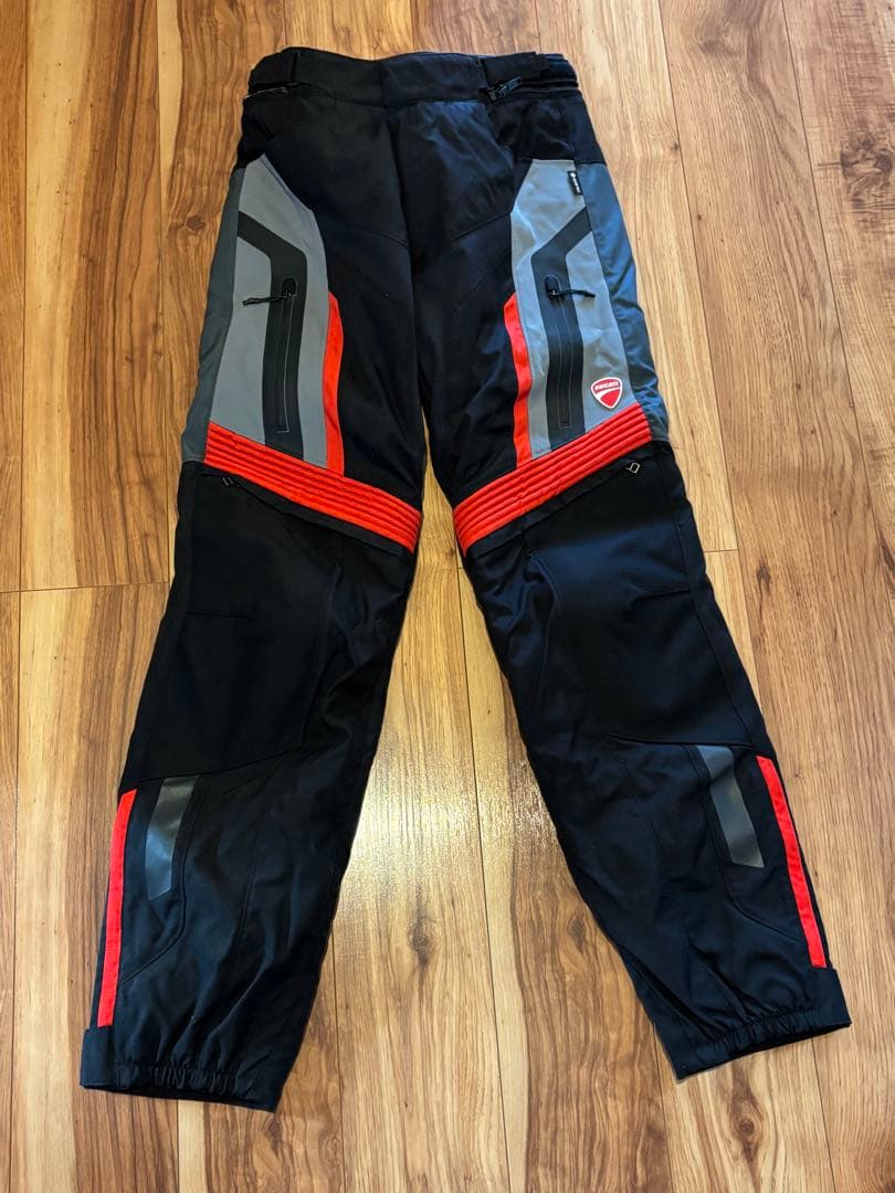 S*E様 DUCATI バイクパンツ 黒/赤/グレー