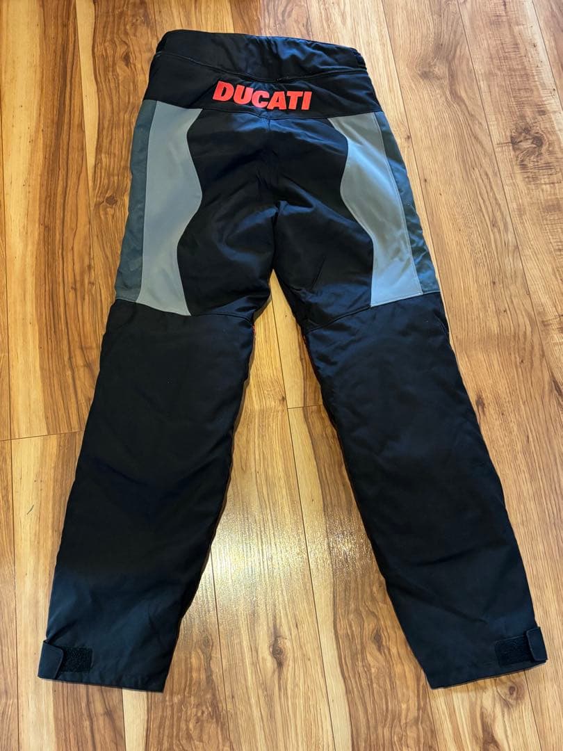 S*E様 DUCATI バイクパンツ 黒/赤/グレー
