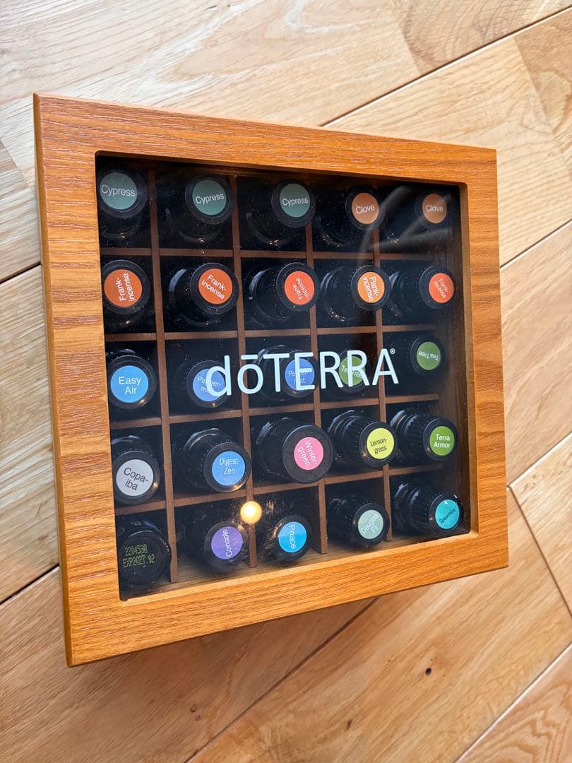 新品未開封doTERRA エッセンシャルオイル 25本セット　ケース付き