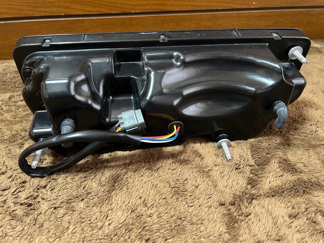 ジムニーjb64.74 テールレンズ左右(スモーク)