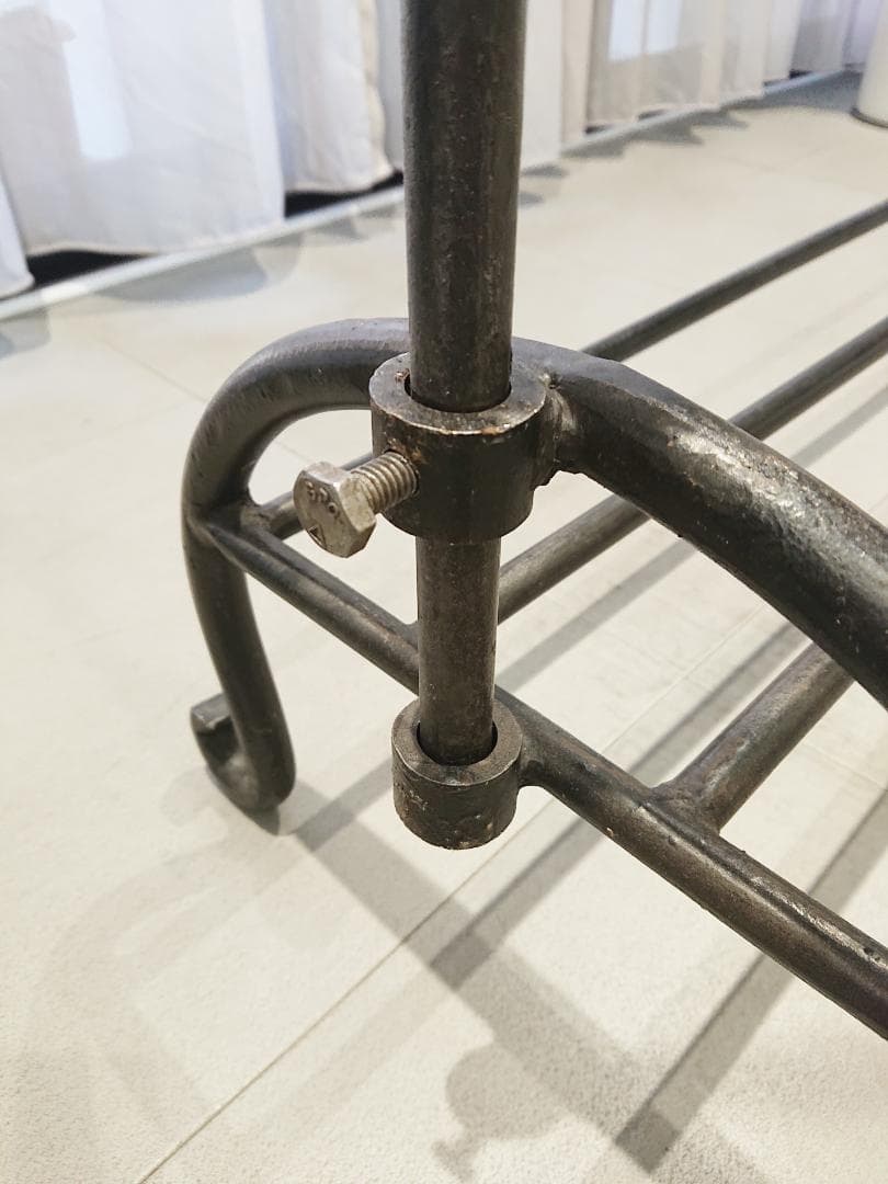 ヴィンテージ風ハンガーラック