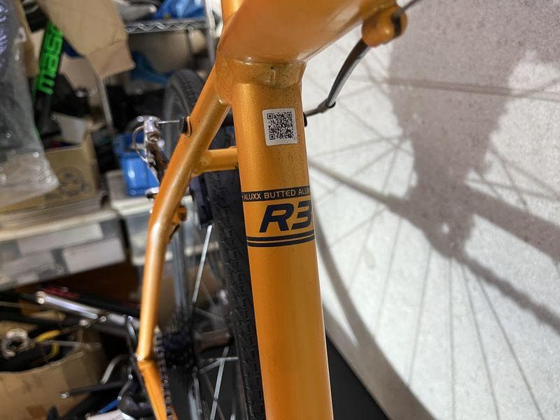 GIANT ESCAPE R3 クロスバイク sizeM　オレンジカラー