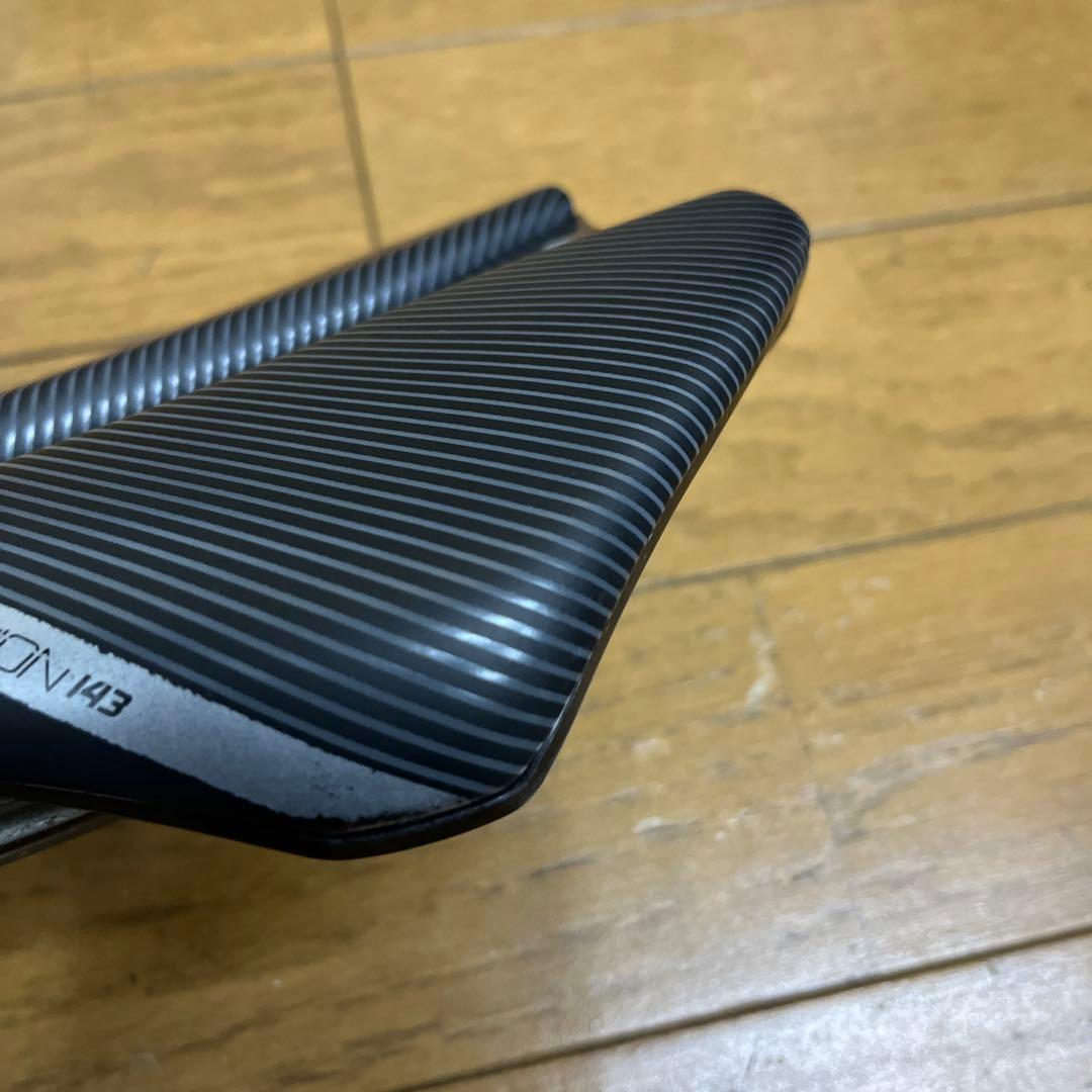 プロロゴ　サドル