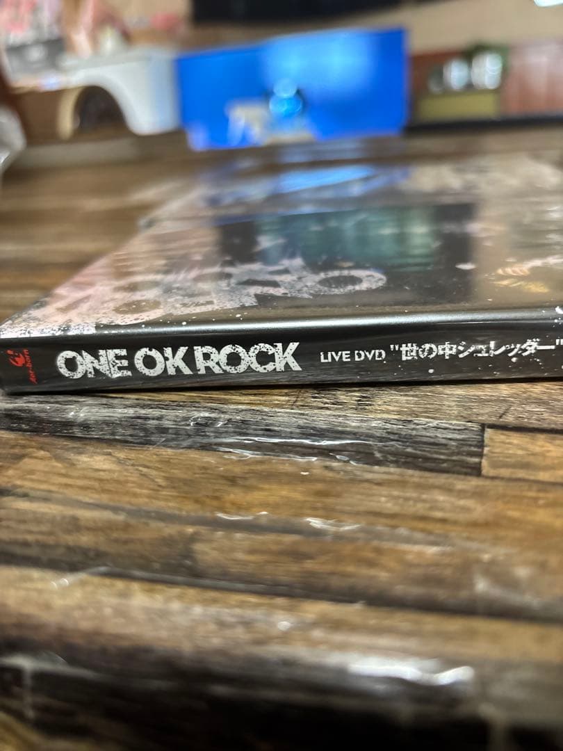 【新品未開封】ワンオクONE OK ROCK世の中シュレッダー