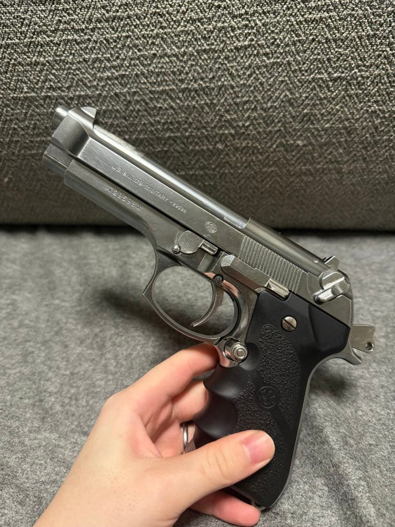 東京マルイm92f クロームステンレス ホルスター付き 即日発送可能