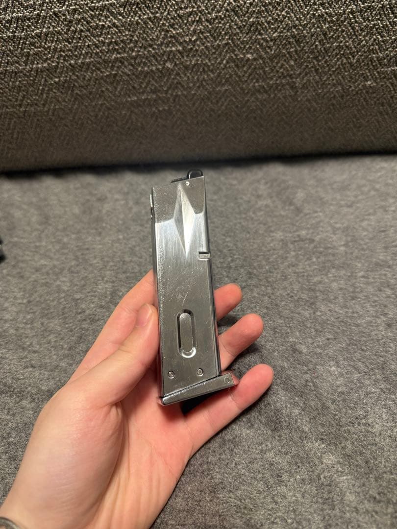 東京マルイm92f クロームステンレス ホルスター付き 即日発送可能