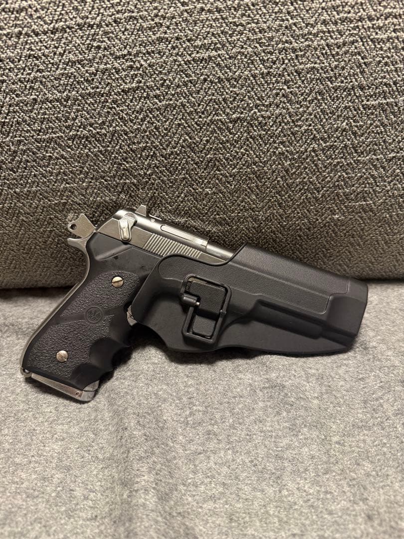 東京マルイm92f クロームステンレス ホルスター付き 即日発送可能