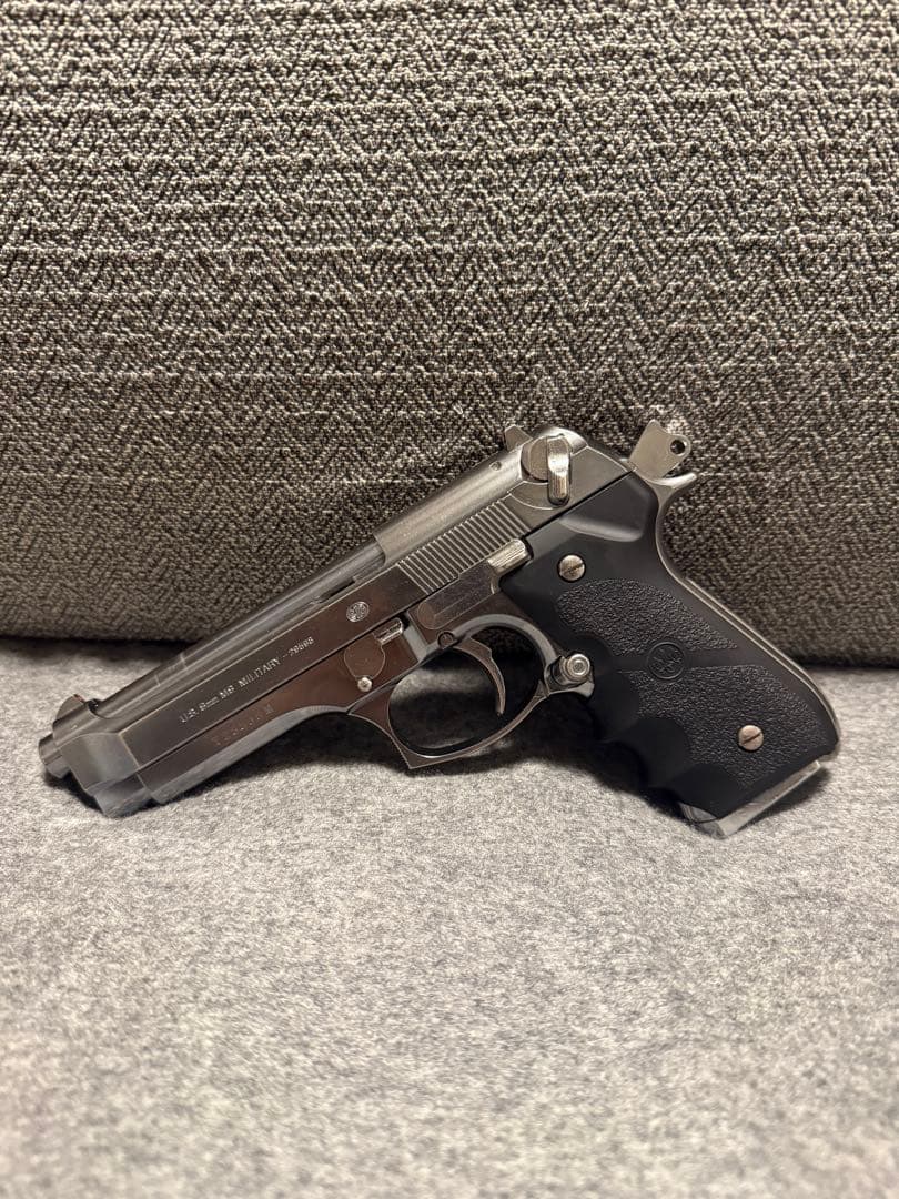 東京マルイm92f クロームステンレス ホルスター付き 即日発送可能