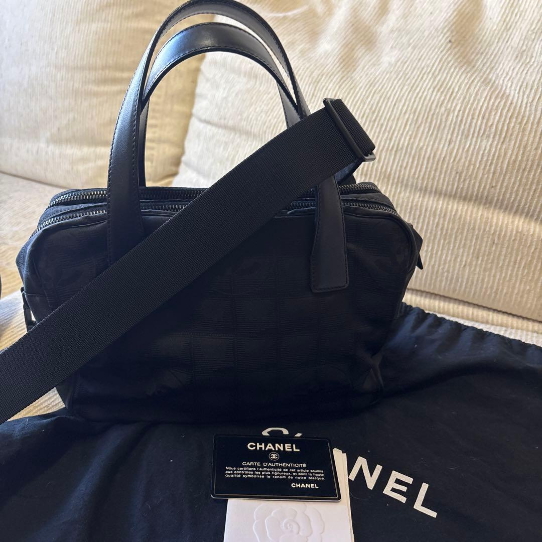 CHANEL ニュートラベルラインショルダーバッグ