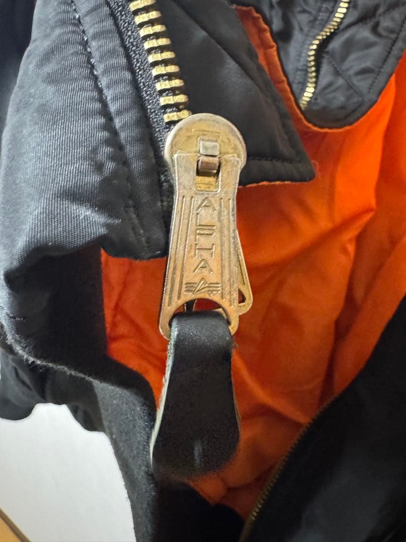 ALPHA INDUSTRIES MA-1 ブラック/オレンジ