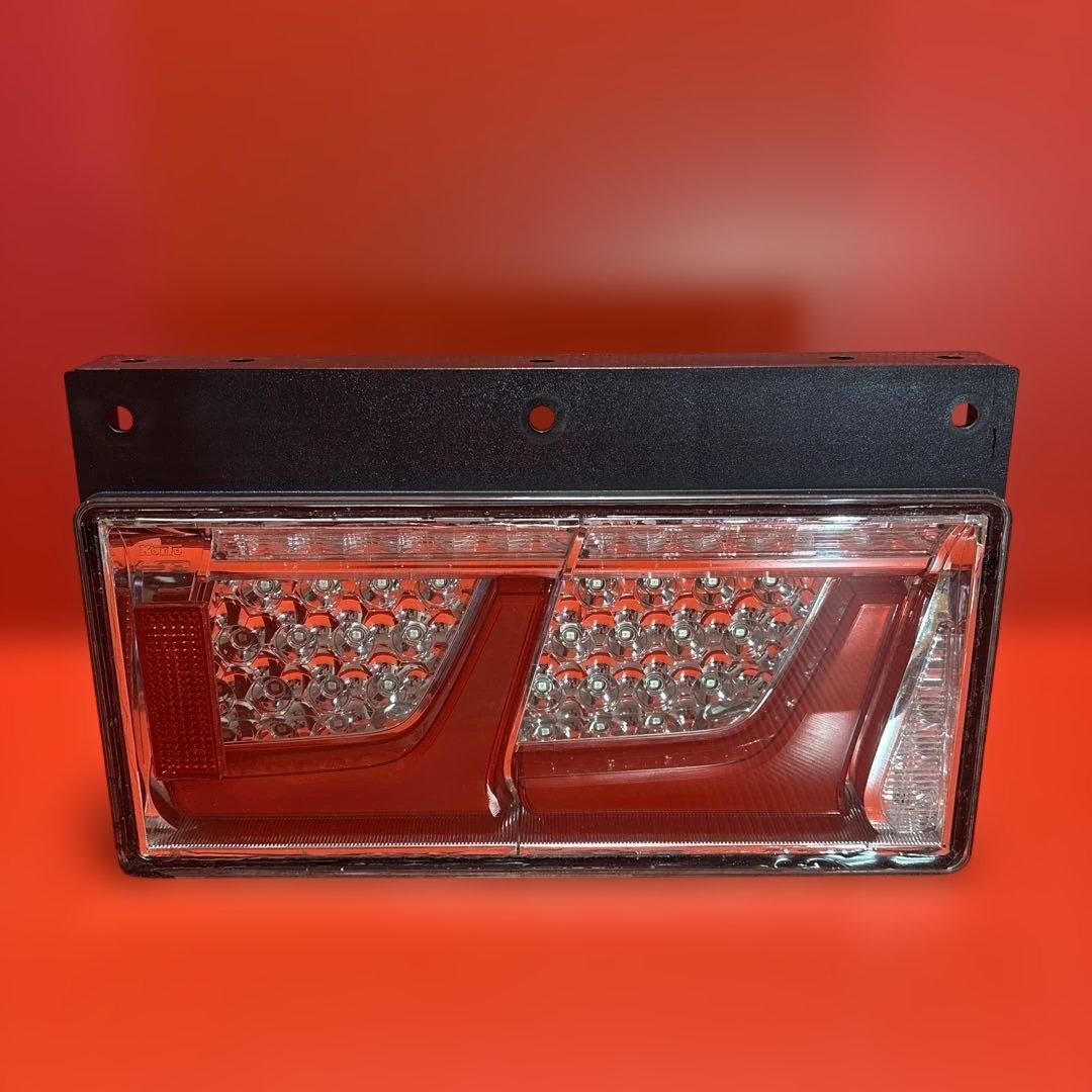 No.46 小糸　トラック用 4t 10t ノーマルタイプ（運転側）右Ｒ