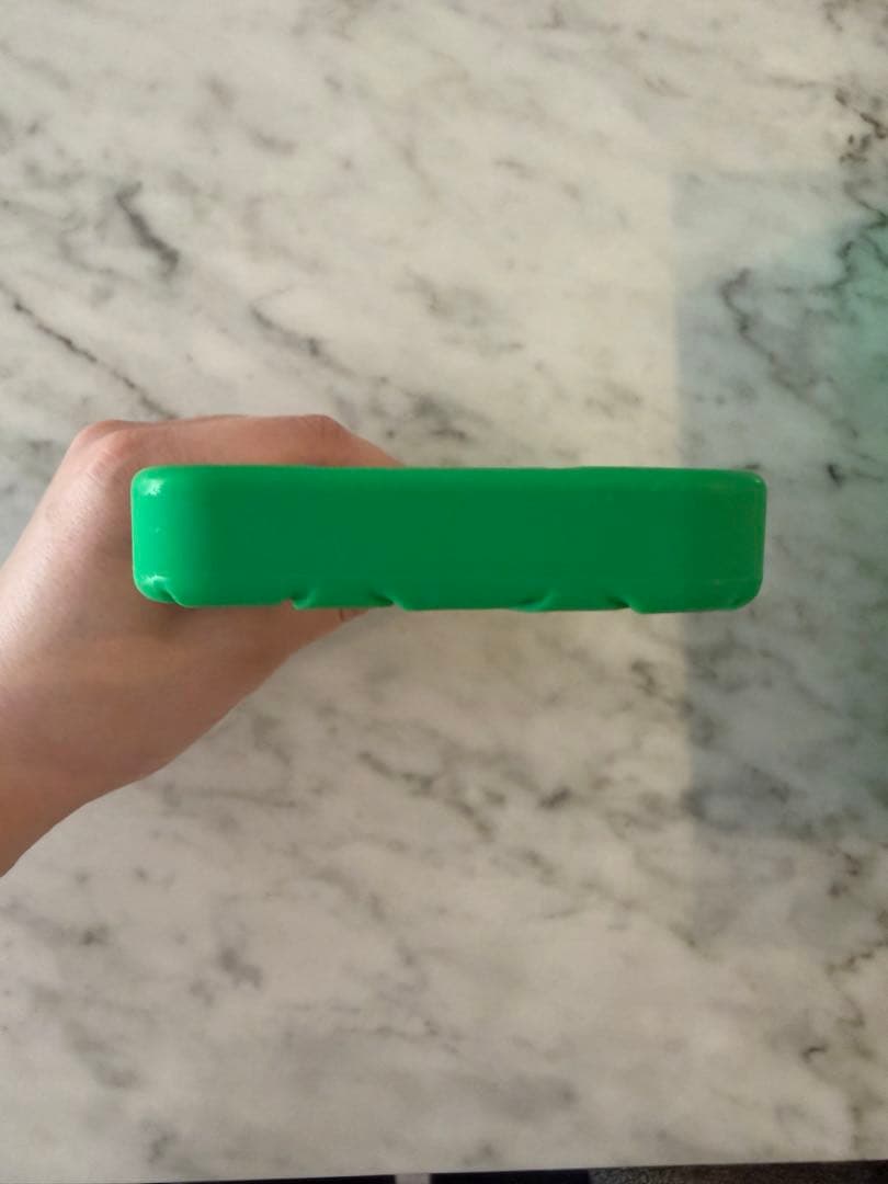 Bottega Veneta グリーン iPhone15pro ケース