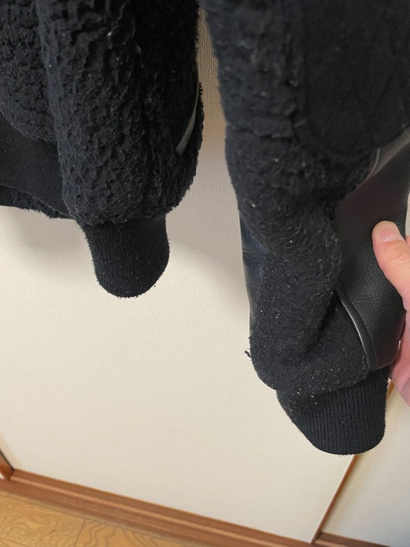 フェノメノン　スタジャン 黒 レザー フリース