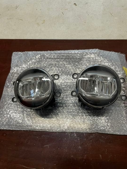アルファードハイブリッド30系後期純正フォグランプ