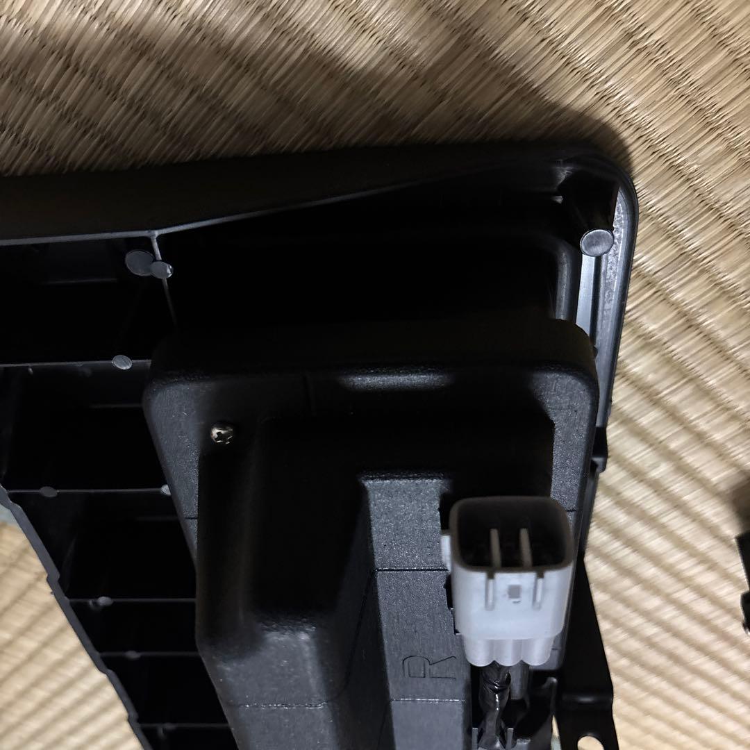 日野　純正　小糸　テールランプ　スレ有