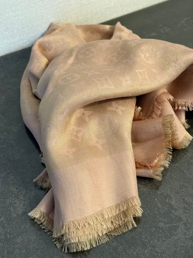 LOUIS VUITTON 大判ストール ロゴパターン136cm×144cm