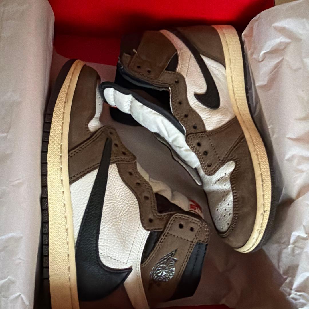 NIKEスニーカートラビィス