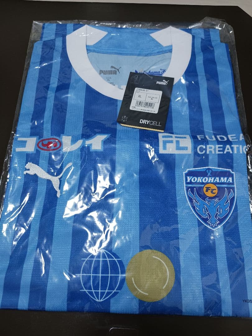 横浜FC　2024 ホームユニフォーム