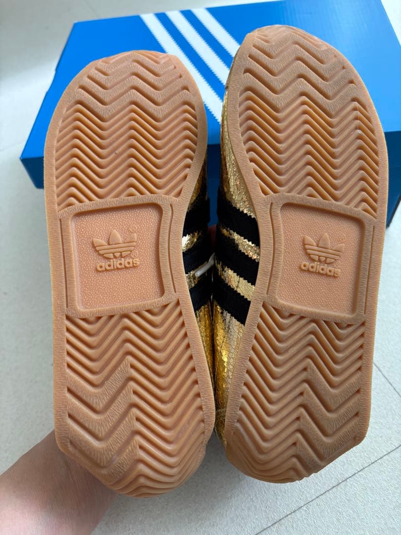 adidas カントリーOG ゴールド スニーカー